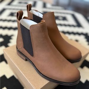 Clarks Women's Memi Top Chelsea Boot 6.5 wide brown